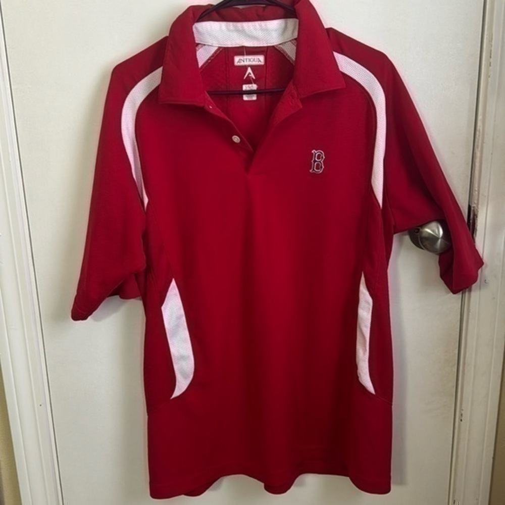 Large men’s Antigua short sleeve Boston Red Sox shirt
